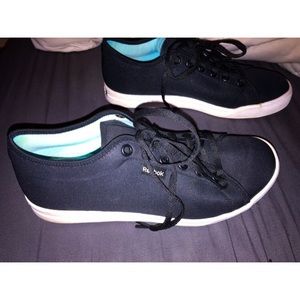 Reebok Skyscape Runaround 2.0 Walking Shoe